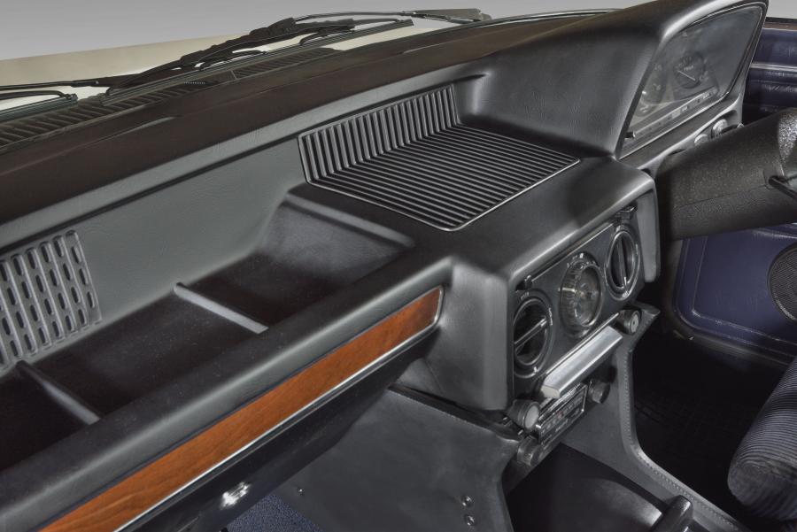 Детали интерьера BMW 530 MLE (E12) 1976 года  (ZA) (фото 9 из 95)